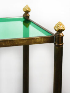 COnsole table glass top on reflection mirrors a